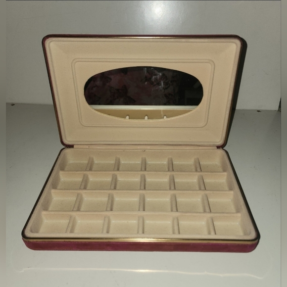 SOLD.MERCAR. PRETTYX609X - Picture 2 of 11